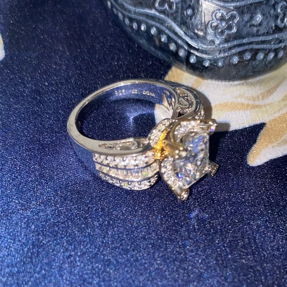 VERRAGIO VINTAGE 925 CZ BEAUTIFUL TWO TONE DIAMOND RING
